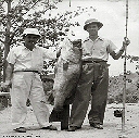 Mon père et un ami, et son sangala (35 Kg) - 1945