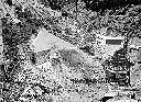 Vue générale de la rive dr.: mur de la vidange de fond à g. - Mars 1958